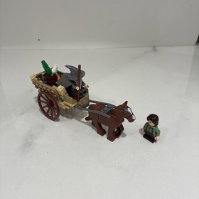 LEGO Gandalf Arrives Lord of the Rings 9469 with Gandalf and Frodo Minifigures