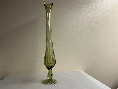 Vtg. FENTON Colonial Green Glass Thumbprint Swung Pedestal Vase 13,5” Pre-owned