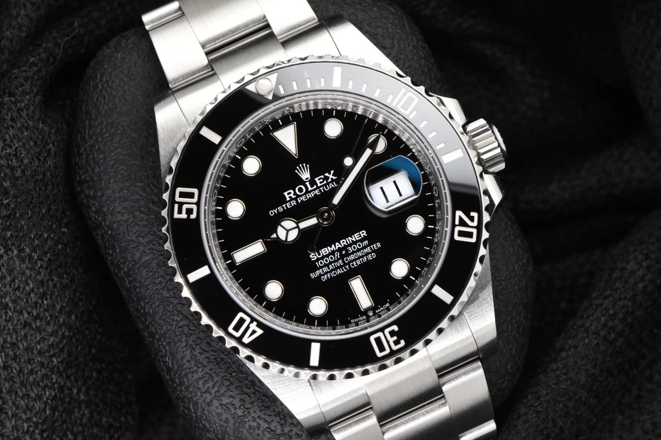 Rolex Submariner Date 2023 41 mm acero inoxidable esfera negra 126610LN juego completo Foto 4 de 4