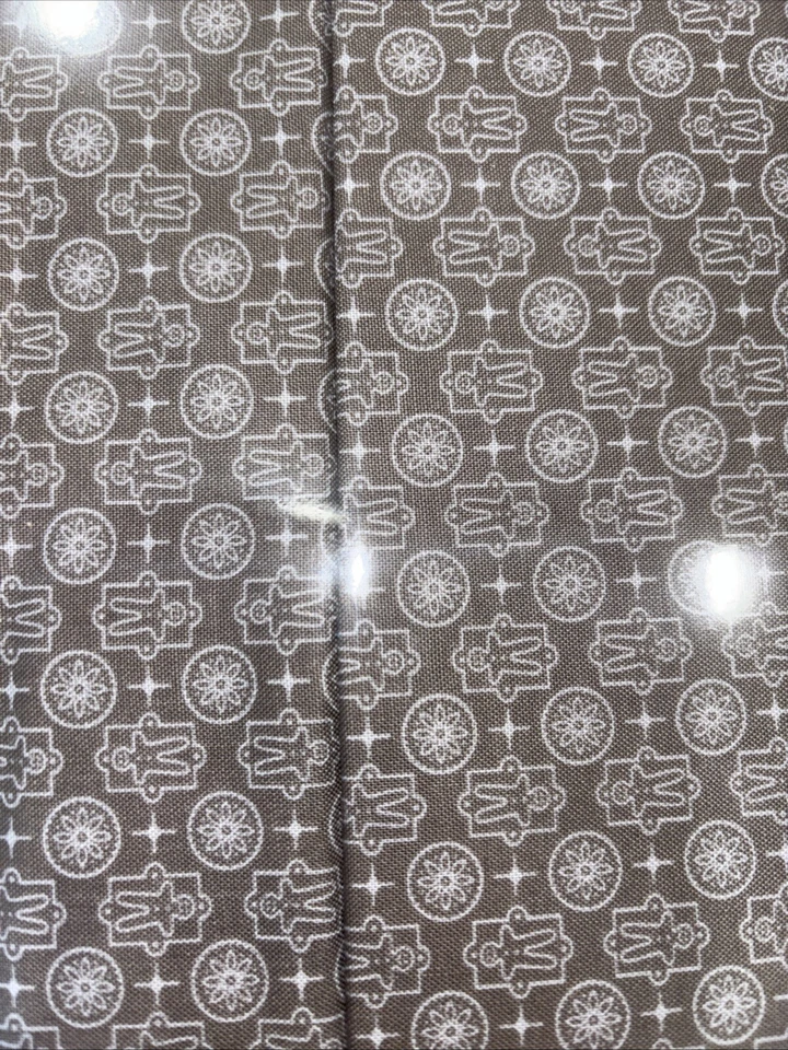 RILEY BLAKE Home Town Holiday 10 Yards Of Fabric Christmas Quilting Milk Can - Image 3 of 4