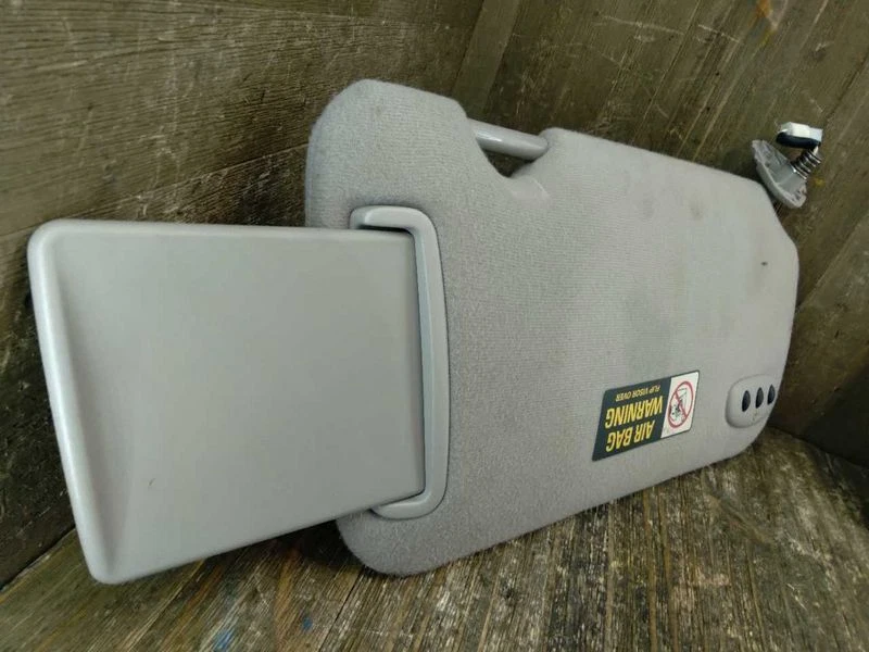 Parasol izquierdo del conductor iluminado para Nissan MAXIMA 2000-2003 Foto 3 de 4