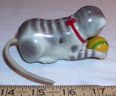 ROLL OVER CAT WIT BALL TIN WIND UP CLOCK WORK TOY 1950s GES. GESCH