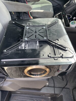 JVC D-ILA Projector DLA-RS6710U, BLACK , LOW HOURS EXCELLENT CONDITION
