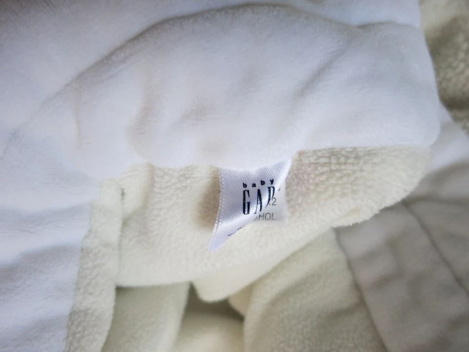 Manta Baby Gap blanca de felpa cruda Sherpa bebé niño o niña usada en excelente estado difícil de encontrar Foto 3 de 3