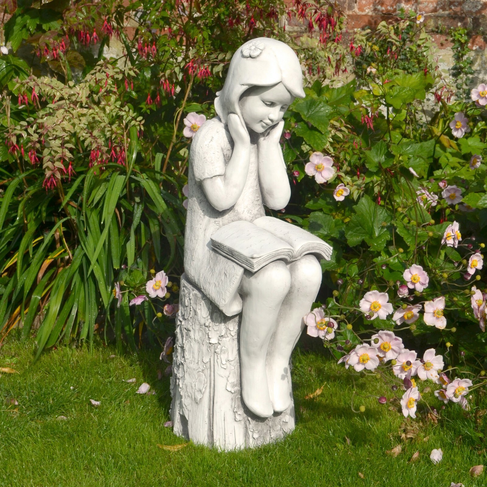 LOVELY ""JULIE READING GIRL"" GARDEN STATUE, WHITE STONE  EFFECT, XST/982