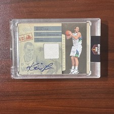 2009-10 Absolute Kevin Love Frequent Flyer Patch Auto 23/25 SSP #17