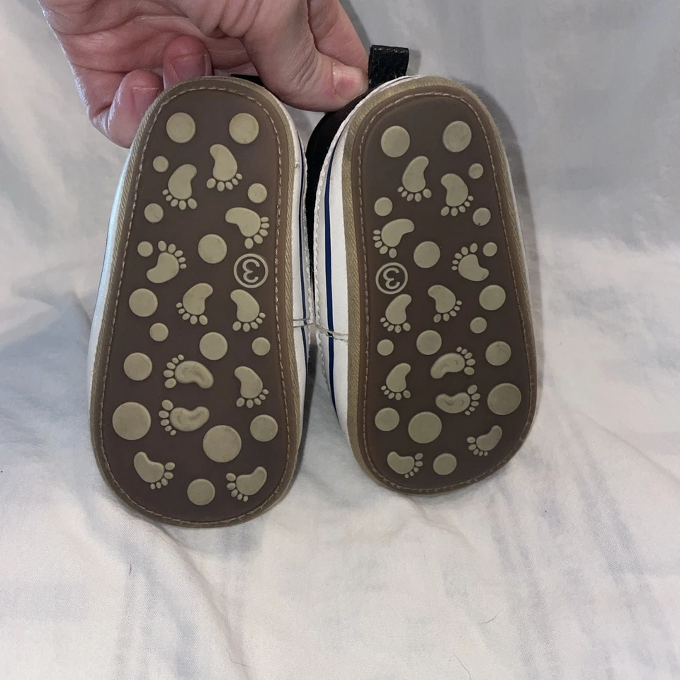 Обувь для мальчика ясельного возраста размер 3 и 3/4. Лот из трех. Мокасины, кроссовки, сандалии - Изображение 4 из 4