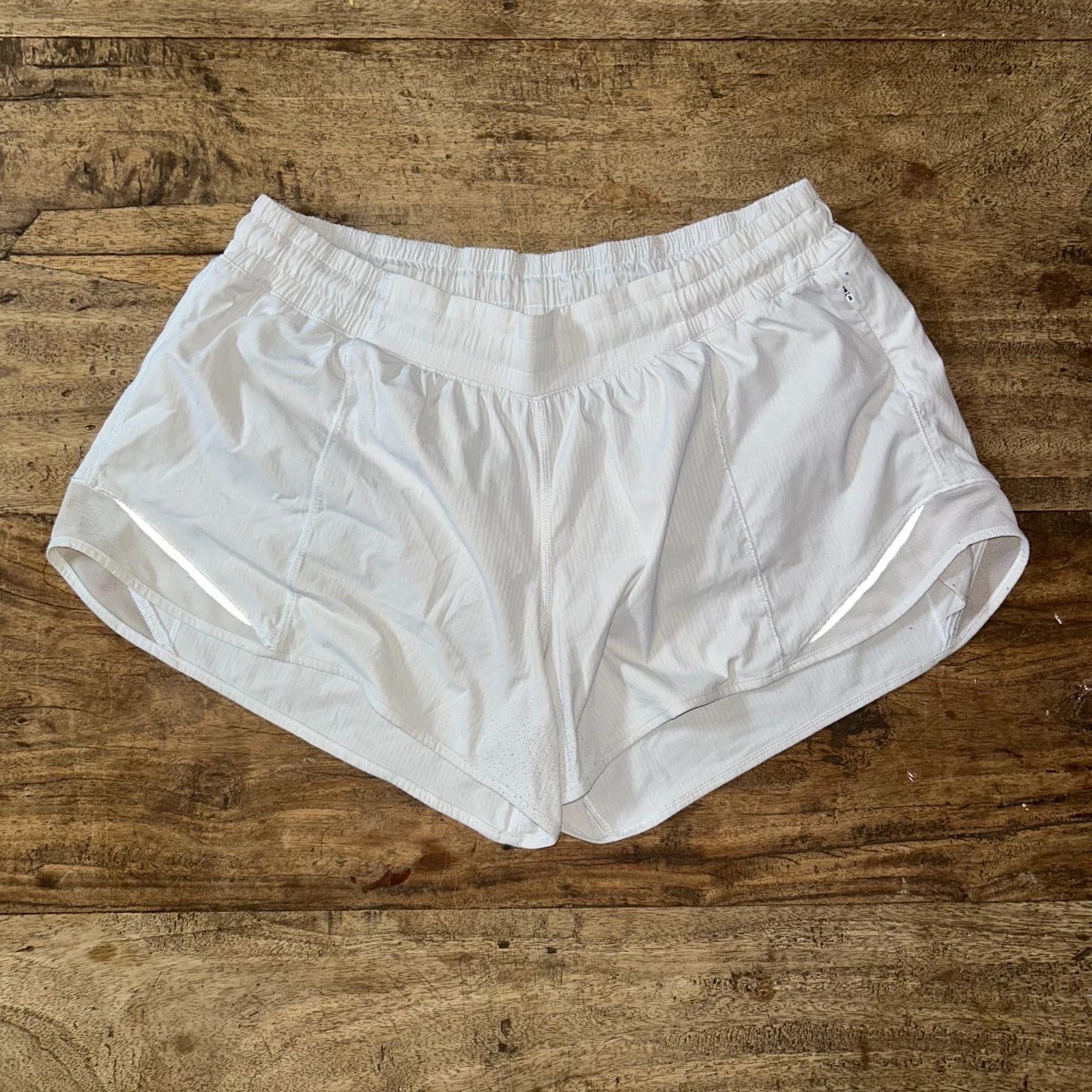 LULUS Pantaloncini Lululemon Hotty Hot 2 5” BIANCHI palestra escursionismo attivo donna vedi foto