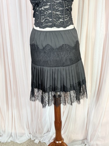 Women’s Black Solid Pleated Knee Length Skirt Lace Trim Pull On Size L