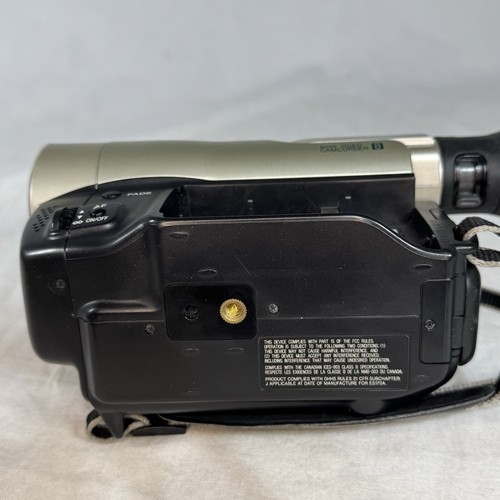 Canon ES170A 16X 8mm Video 4-64mm 1:1.4 Camcorder Bundle ~ TESTED WORKING - Picture 9 of 17