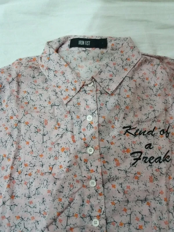 Iron Fist Ditzy Skull Crop Blouse Bones Skull Psychobilly Pastel Goth Alt S - Immagine 4 di 4