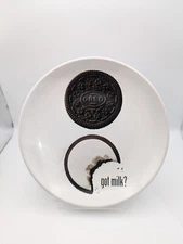 1999 Got Milk? Nabisco Oreo Cookie 8.25" Plate by At Home International