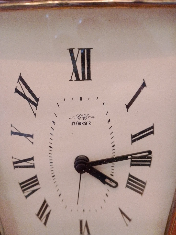 Sveglia Da Tavolo O Comodino In Argento Perfettamente Funzionante - Immagine 2 di 4