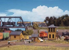 Walthers Cornerstone N Scale Building/Structure Kit Trackside Structures Set