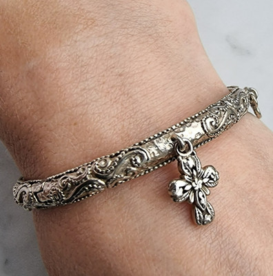 SARDA BALI 925 STERLING SILVER CROSS AND HEART DANGLE CHARM BANGLE BRACELET