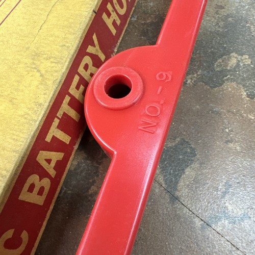 Vintage NOS ‘50s Kravex No. 9 Battery Hold-Down. See Makes & Years Listed On Box - Picture 2 of 6