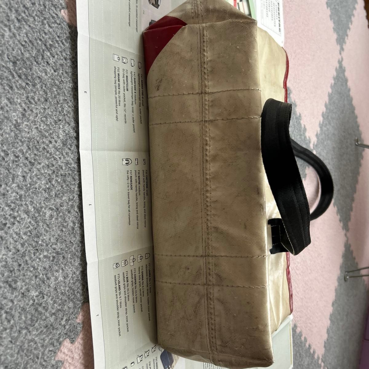 FREITAG F72 DONNA tote bag casual zip Beige red authentic FREITAG F72 DONNA tote bag casual zip Beige red authentic