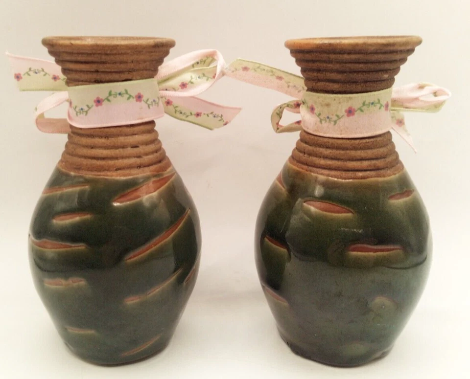 Jarrón de cerámica verde 2 Elegant Expressions de 5,5"" de alto Foto 4 de 4