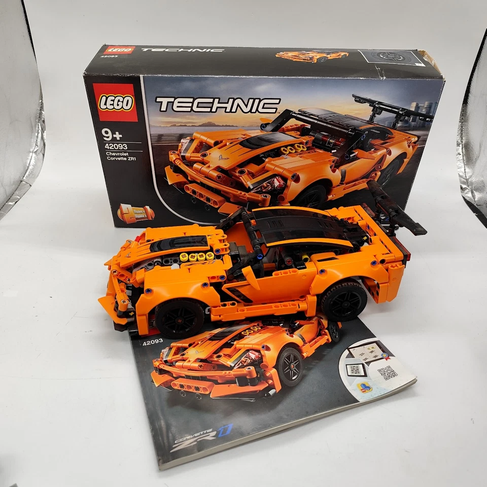 LEGO Technic 42093 Chevrolet Corvette ZR1, foto 2 di 5