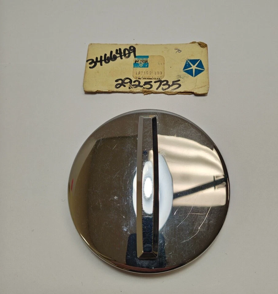 1970 年普利茅斯道奇 Satellite Coronet Wagon 燃油箱 铬气盖 NOS 2925735 — 第 3/4 张图片