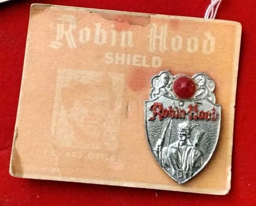 1950s Robin Hood Pin Badge Shield Pinback TV Show Premium On Card Richard Greene