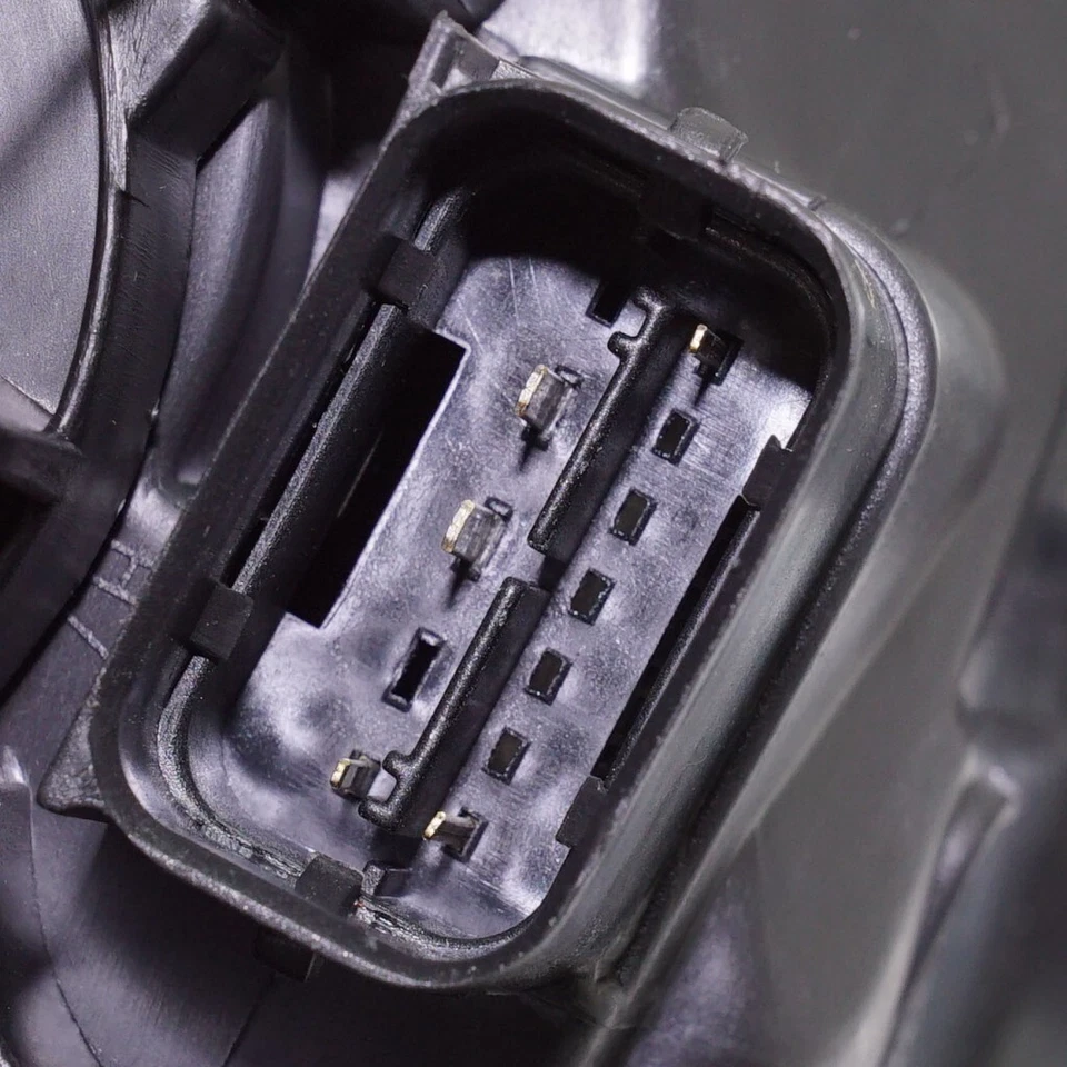 Faro lado pasajero BMW 323i/335d/M3 2009 2010 2011 | 4 puertas | vagón Foto 4 de 4