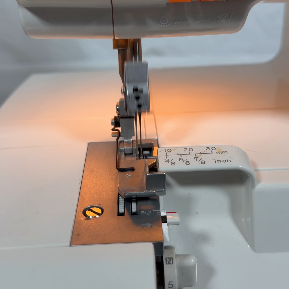Husqvarna Viking Huskylock 910 Sewing Maching Serger EUC | eBay