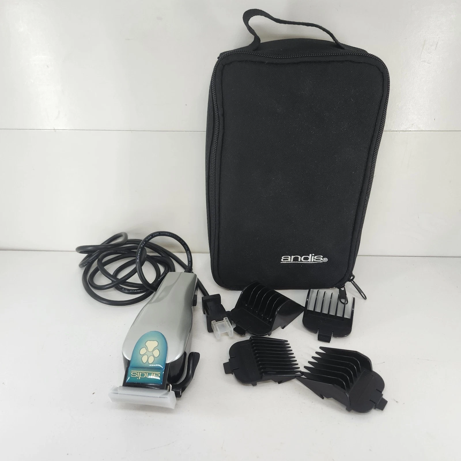 Andis MA-1 Grooming Pet Hair Clippers w/4 Length Guards & Soft Case Very Nice!
Opens in a new window