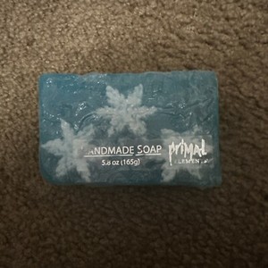 Primal Elements, SNOWFLAKES - 5.8 Oz.Handmade Glycerin Soap