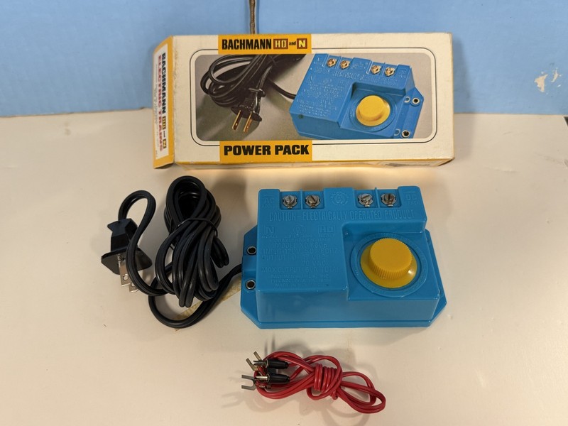 Bachmann 6605 HO & N Scale DC Transformer Power Pack 17 VDC 6 VA