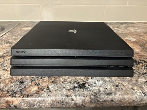 Sony PlayStation 4 Pro PS4 1TB Black Firmware 11.00 - CUH-7215B - Picture 3 of 5