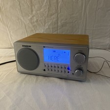 Sangean wr- 2 Radio/FM-Stereo/AM Wooden Cabinet Table Top Radio silver