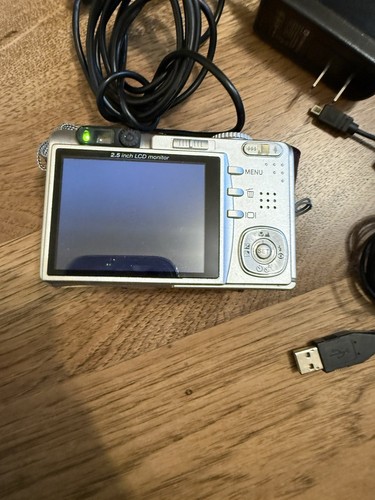 Vivitar Vivicam 8300s 8.1 Compact Digital Camera Tested Battery card Case Cables - Picture 6 of 16