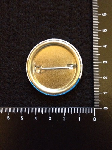 Vintage Pinback Button UNICEF IKEA HELP US MAKE THE WORLD SOFTER Very Rare Badge - Picture 2 of 2