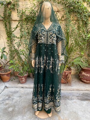 green maxi dress pakistani Green Pakistani Maxi Dress | Imrozia Serene Mehram Brides '23 | SB-13