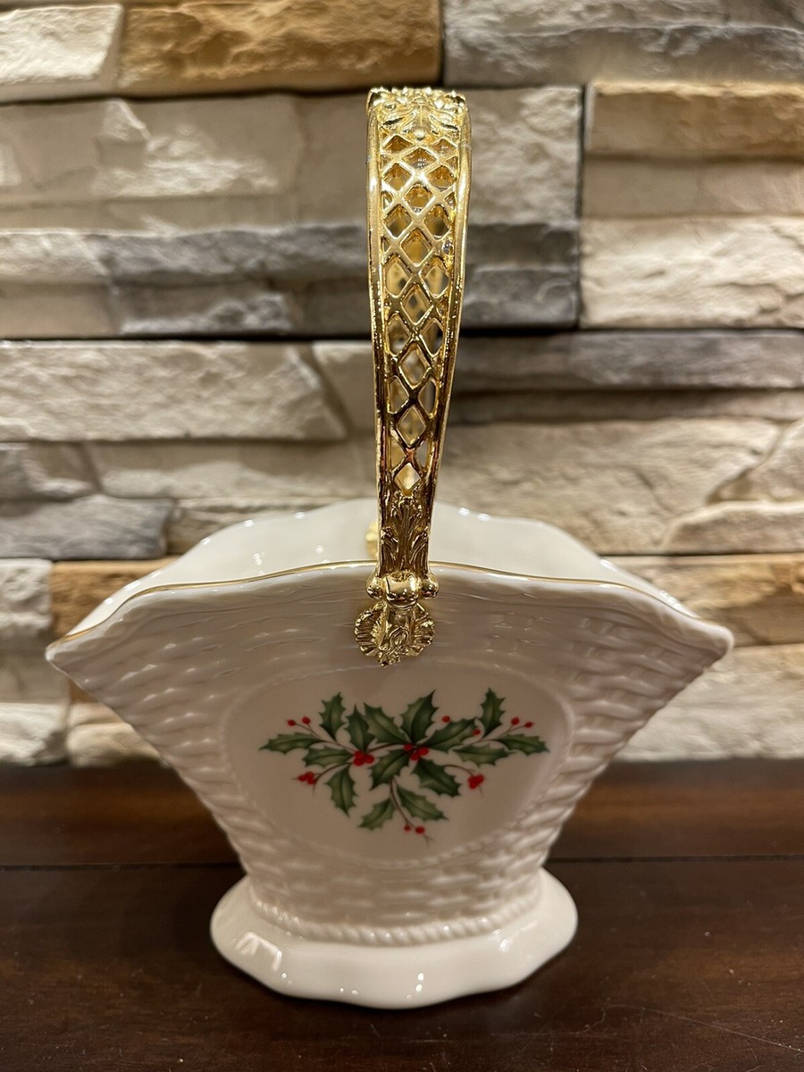 LENOX Holiday Holly Berry Porcelain Christmas Basket with Gold