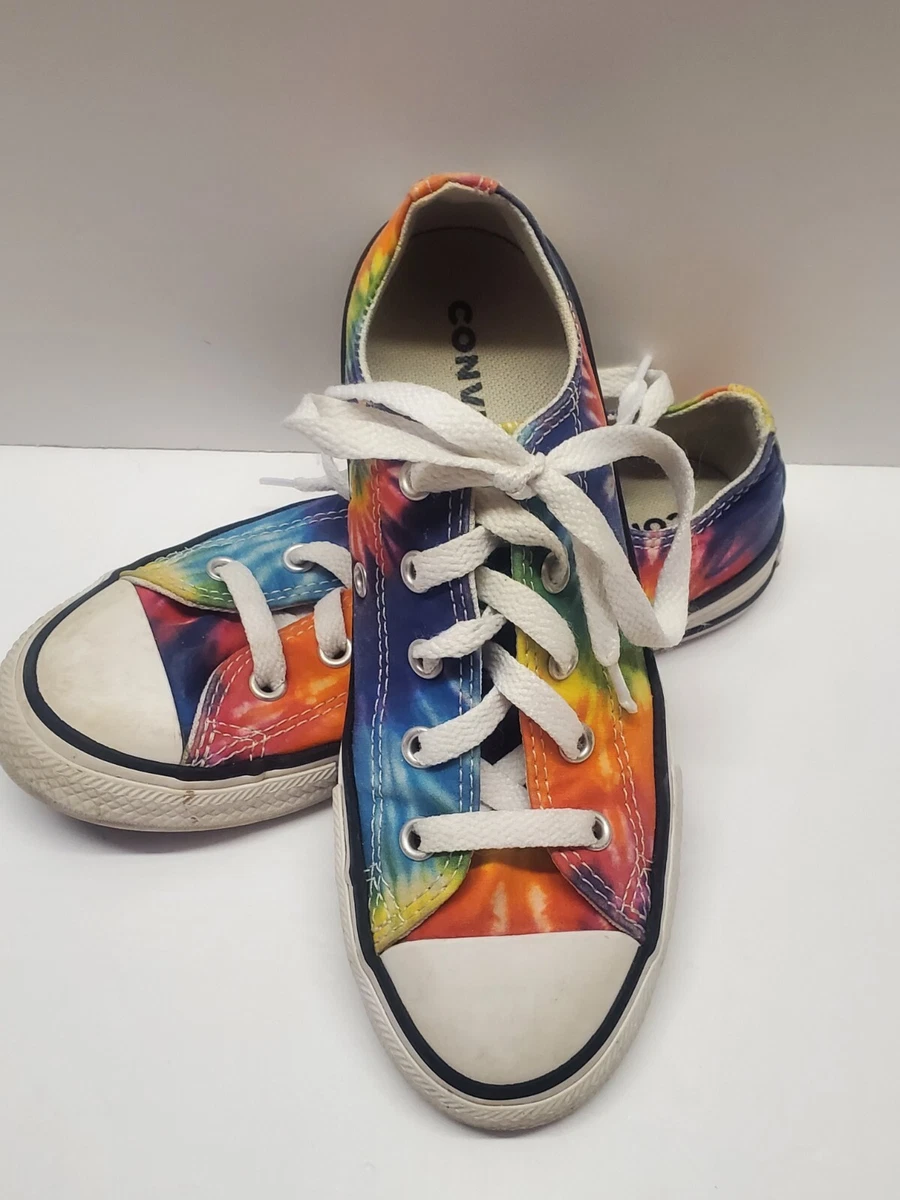 Tie dye top converse low top
