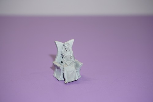 Herr der Ringe M205 MERP Mithril Miniaturen Galadriel auf Thron - Bild 2 von 6