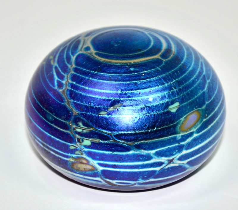 Vtg 1993 Colin Heaney Studio Art Glass Blue Iridescent Paperweight Australia
