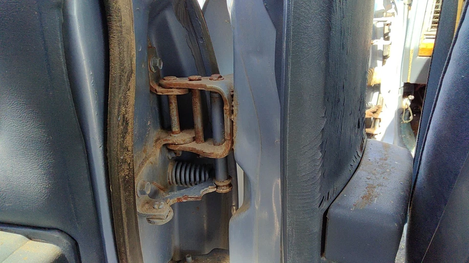 1980-1984 Deville Sedan Lh Driver conjunto de pares de dobradiças de porta traseira esquerda fabricante de equipamento original 01714402 - Imagem 2 de 3