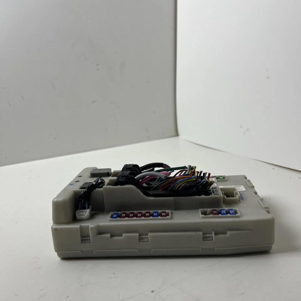 Nissan Murano 2012 motor caja de fusibles módulo de relé IPDM 284B71AA3A fabricante original Foto 3 de 4