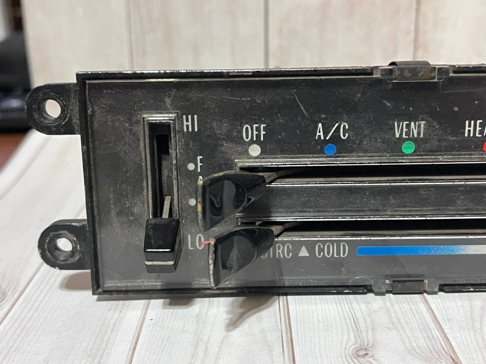 Control de calefacción GM Oldsmobile Toronado años 70 OEM 7930280 con arnés de manguera Foto 2 de 4