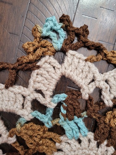 "Doily de ganchillo hecho a mano vintage en marrón/bronceado/azul 12" - Imagen 3 de 11