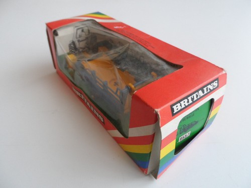 Pre-Owned Britains Bale Sledge 9557 1:32 As Shown - Picture 5 of 8