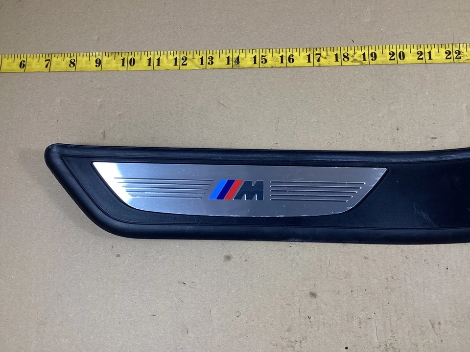 BMW 750i 750I XDRIVE 2010-2015 panel de umbral de puerta trasera izquierda / placa de desgaste (M) OEM. Foto 4 de 4