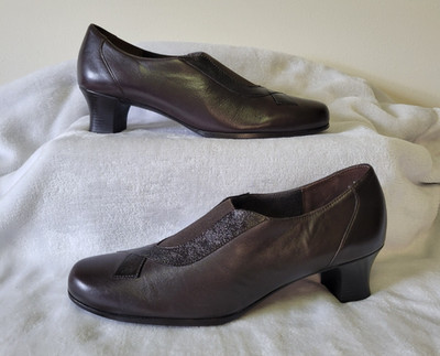 Munro Women's American Brown Leather Slip On Comfort Pumps Heel Size US 10 M
