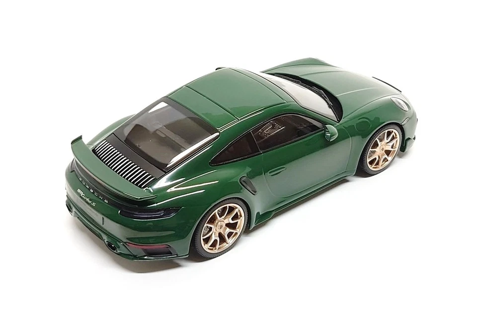 Minichamps 1:18 Porsche 911 Turbo S (992) Sport Design in Irish Green - Image 4 of 4