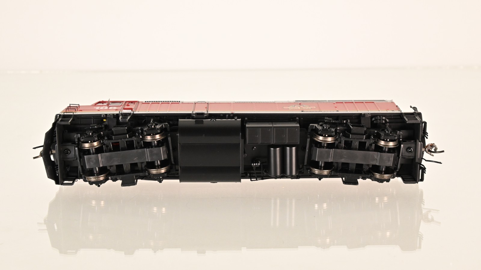 Rapido F40PH Algoma Central 106 DCC w/Sound HO scale
