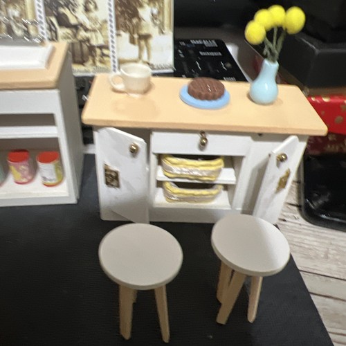 dollhouse Miniatures Dinning Room set furniture - Picture 6 of 10