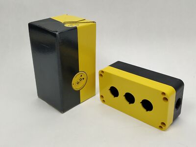 Giovenzana PQ03K Push Button Enclosure, 3 Hole